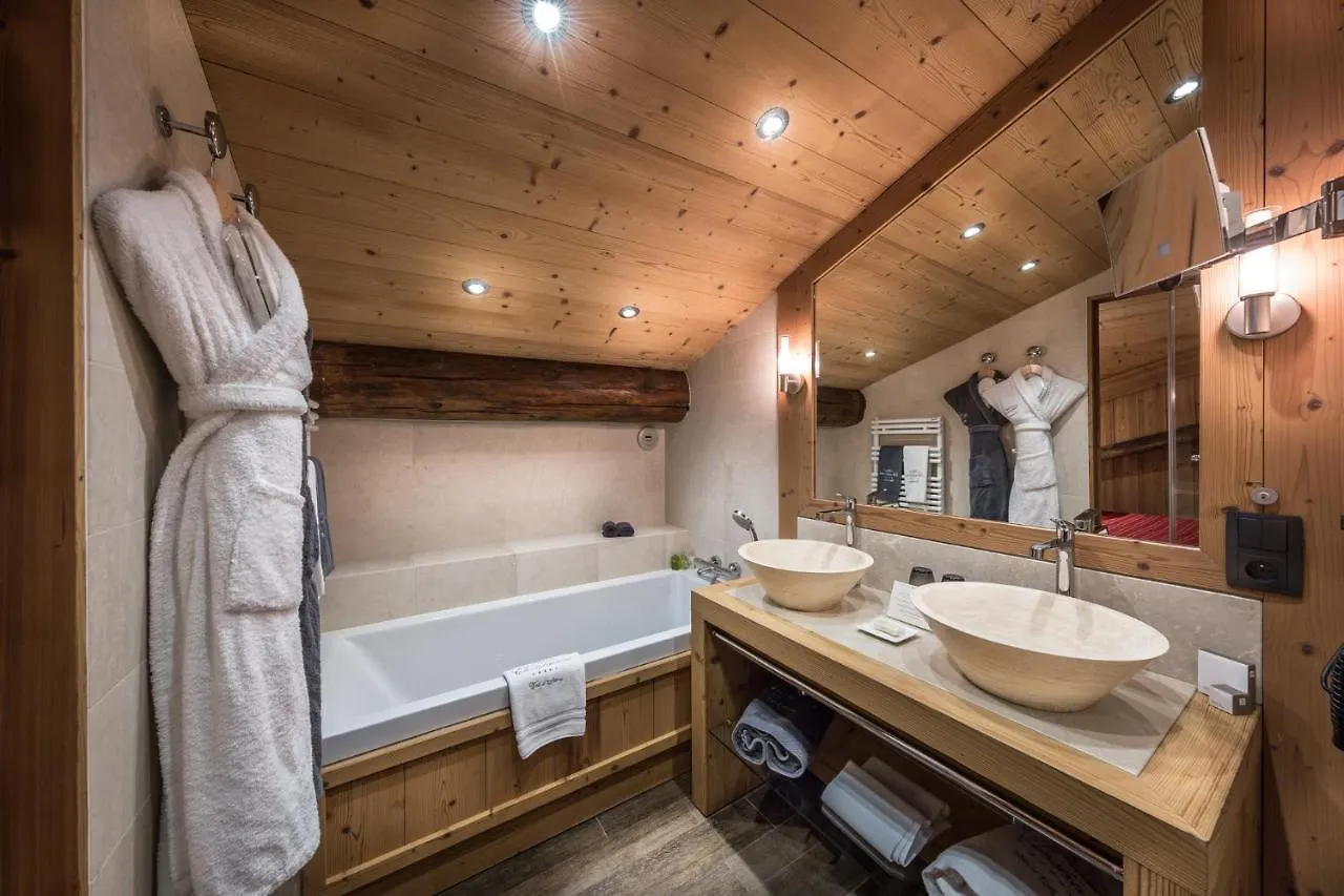 Hotel Christiania Val-d'Isere 5*,